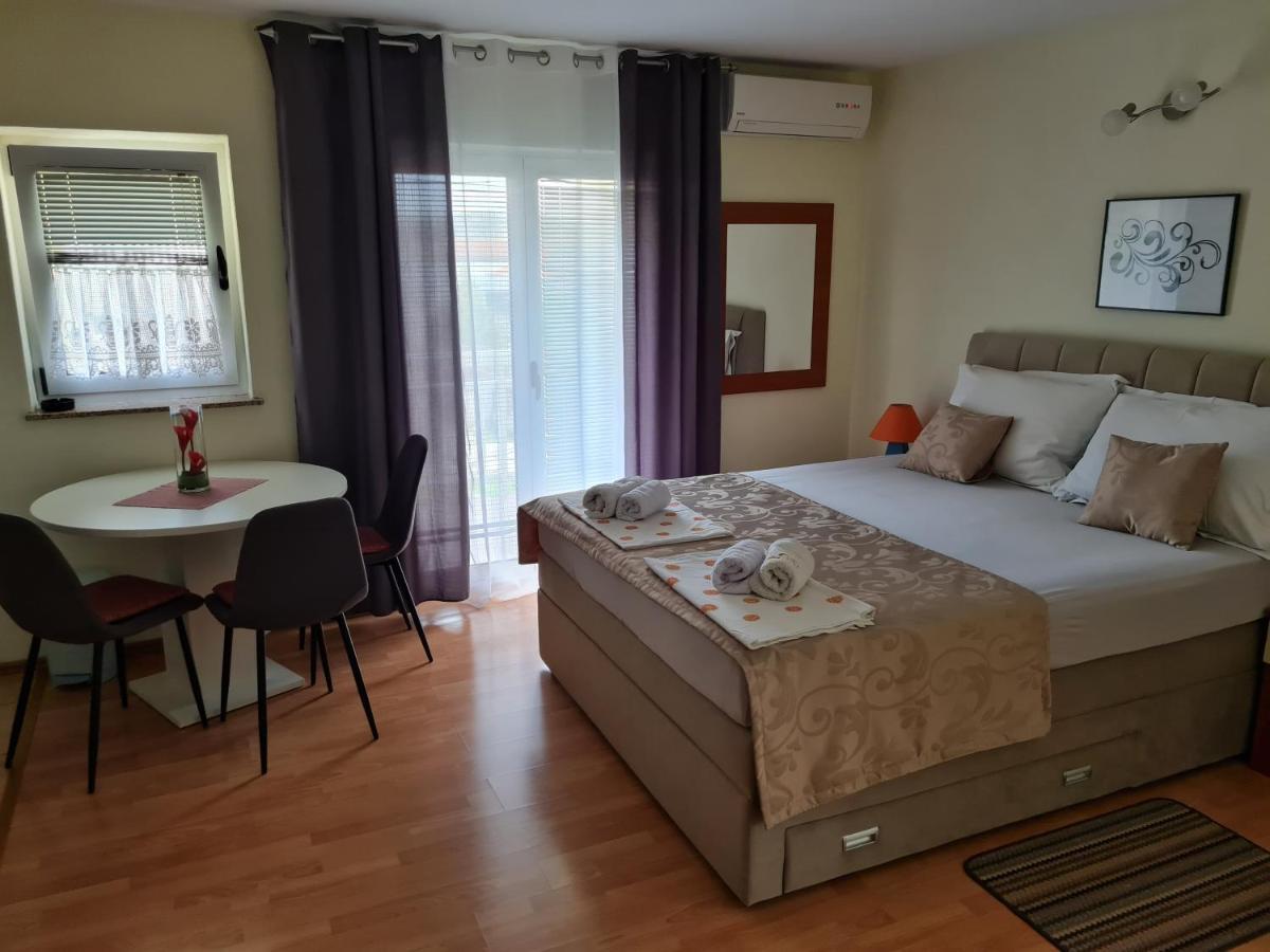Apartments Bosnjak 希贝尼克 外观 照片